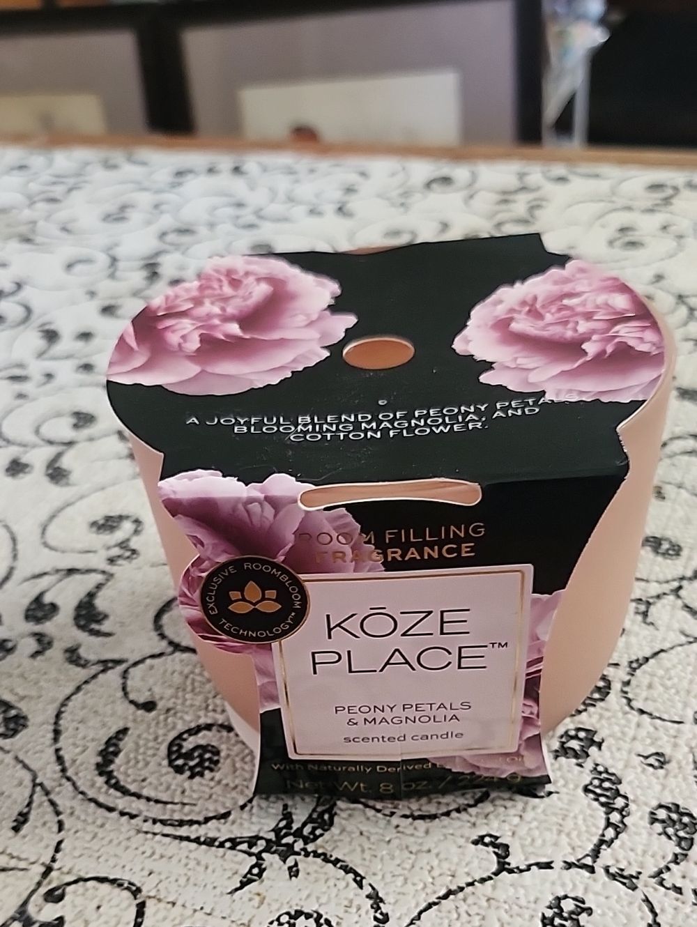 Koze Place Peony Petals & Magnolia Scented Candle